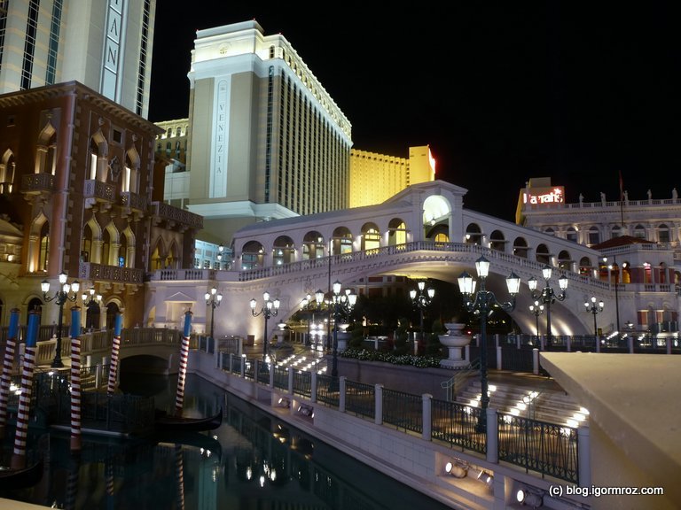 Strip, Venetian 02