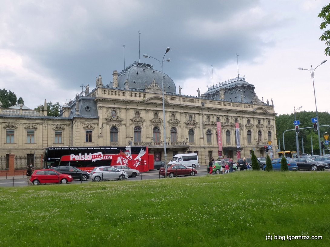 I znów pałace.